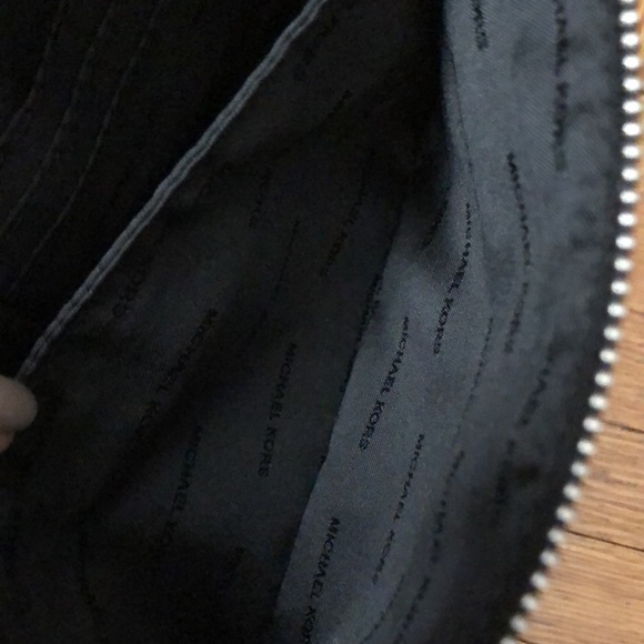 Michael Kors clutch - Picture 6 of 8